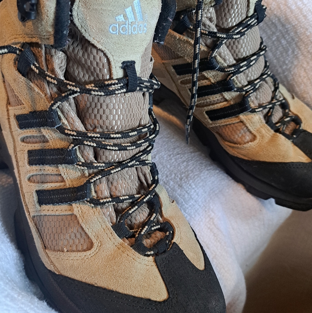 Addidas Geofit Hiking boots, size 8.5, like new, tan & black